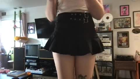 Snapshot of daisymynx chatting on 8, 4, 2026 daisymynx online show from 8, 4, 2026