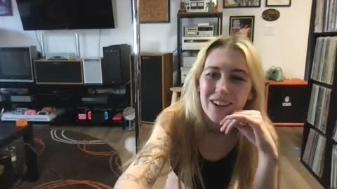 Snapshot of daisymynx chatting on 13, 5, 2026 daisymynx online show from 13, 5, 2026