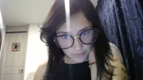 IG  dakotasofiaa online show from 5, 3, 2025