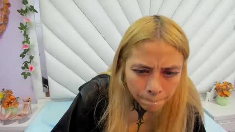 Snapshot of dakota_angell_ chatting on 5, 2, 2026 Dakota online show from 5, 2, 2026