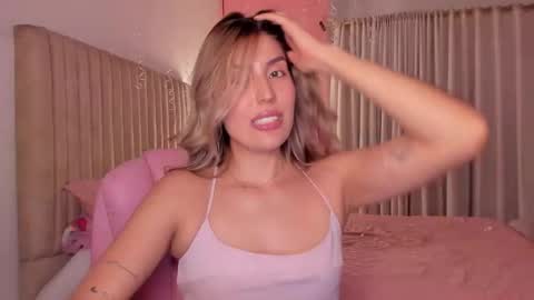 Snapshot of dakota_clark chatting on 8, 2, 2026 Helloo HAPPY NEW YEAR Ill be back soon online show from 8, 2, 2026