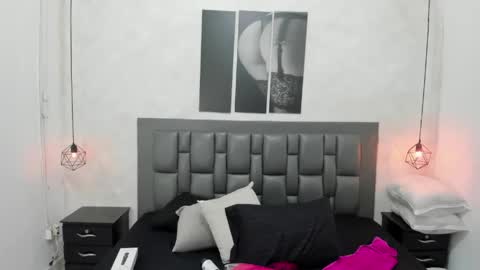 Dakota  online show from 23, 4, 2026