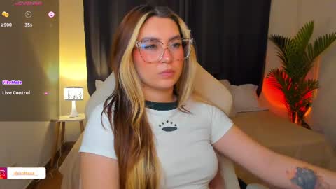 dakottaa__ online show from 24, 7, 2026