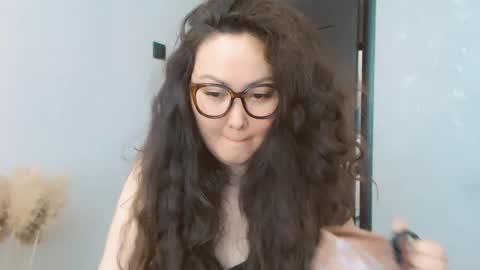 Snapshot of dalidayes chatting on 24, 7, 2026 Dali online show from 24, 7, 2026