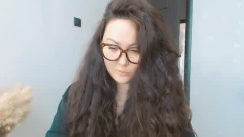 Snapshot of dalidayes chatting on 27, 7, 2026 Dali online show from 27, 7, 2026
