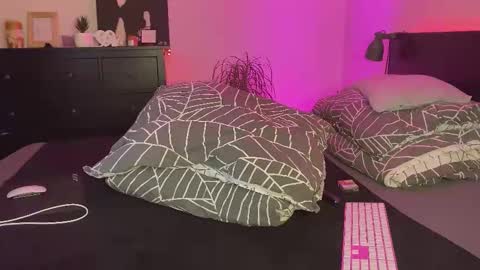 dalmatian_girl online show from 15, 12, 2025