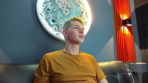 Damian Oliver online show from 9, 12, 2024