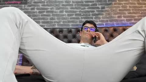 Snapshot of damian_bulls chatting on 6, 5, 2026 ---Damian--- online show from 6, 5, 2026