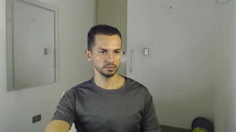 Snapshot of damian_muscle chatting on 8, 10, 2025 Damian online show from 8, 10, 2025