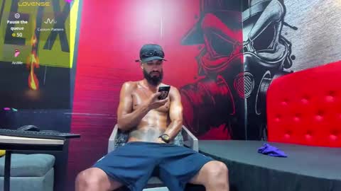 Snapshot of damian_shakur chatting on 8, 9, 2025 damian_shakur online show from 8, 9, 2025