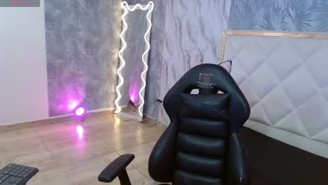 damian_tay1 online show from 19, 7, 2026
