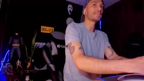 Daamiancox online show from 6, 3, 2025