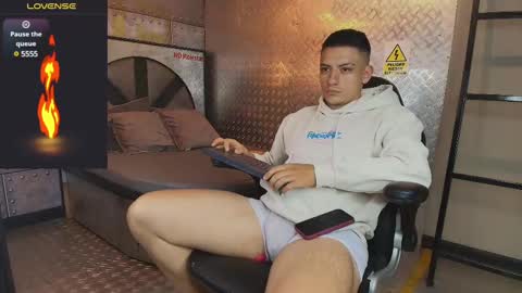 Snapshot of damianphill chatting on 21, 12, 2024 Damian Phill online show from 21, 12, 2024