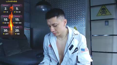 Snapshot of damianphill chatting on 28, 12, 2024 Damian Phill online show from 28, 12, 2024