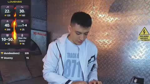 Snapshot of damianphill chatting on 28, 12, 2024 Damian Phill online show from 28, 12, 2024