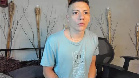 Snapshot of damianphill chatting on 31, 12, 2024 Damian Phill online show from 31, 12, 2024