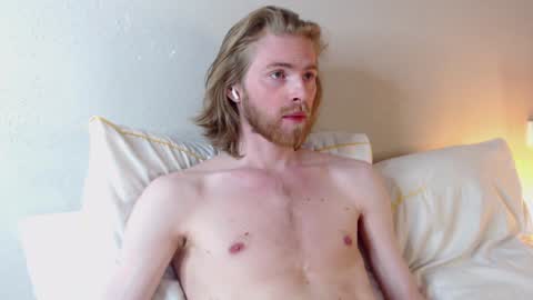 Snapshot of damien_diamond chatting on 16, 12, 2024 damien_diamond online show from 16, 12, 2024