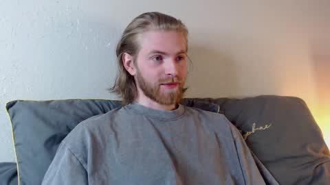 Snapshot of damien_diamond chatting on 18, 12, 2024 damien_diamond online show from 18, 12, 2024