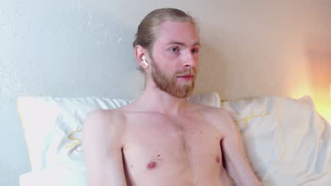 Snapshot of damien_diamond chatting on 11, 1, 2025 damien_diamond online show from 11, 1, 2025