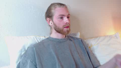 Snapshot of damien_diamond chatting on 12, 1, 2025 damien_diamond online show from 12, 1, 2025