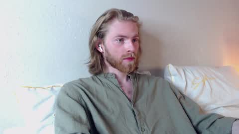 Snapshot of damien_diamond chatting on 12, 1, 2025 damien_diamond online show from 12, 1, 2025