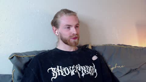 Snapshot of damien_diamond chatting on 28, 1, 2025 damien_diamond online show from 28, 1, 2025