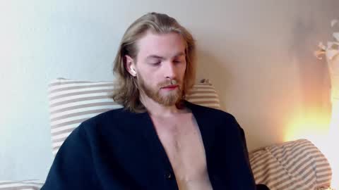 Snapshot of damien_diamond chatting on 20, 2, 2025 damien_diamond online show from 20, 2, 2025
