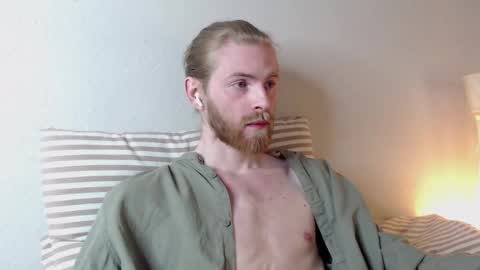 Snapshot of damien_diamond chatting on 9, 3, 2025 damien_diamond online show from 9, 3, 2025