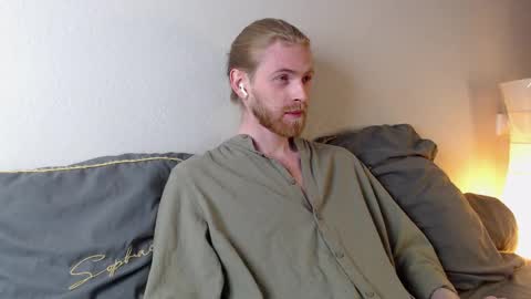 Snapshot of damien_diamond chatting on 18, 9, 2025 damien_diamond online show from 18, 9, 2025
