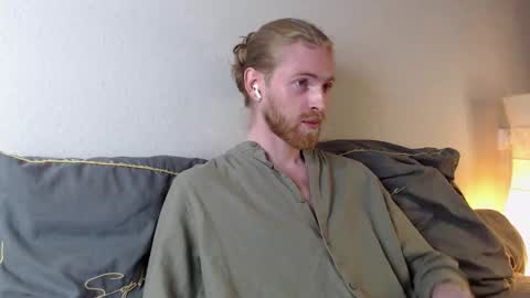 Snapshot of damien_diamond chatting on 21, 9, 2025 damien_diamond online show from 21, 9, 2025