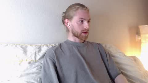 Snapshot of damien_diamond chatting on 12, 10, 2025 damien_diamond online show from 12, 10, 2025