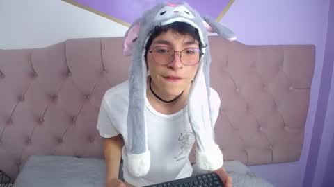 Snapshot of damiian21_ chatting on 24, 2, 2025 Damiian21 online show from 24, 2, 2025