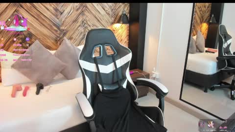 D A N A  online show from 30, 3, 2026