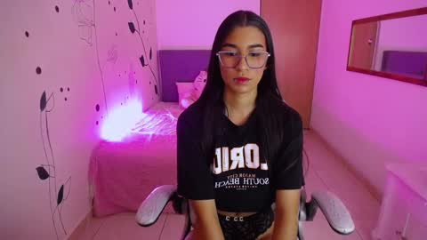 Snapshot of dana_paula chatting on 8, 1, 2025 dana_paula online show from 8, 1, 2025