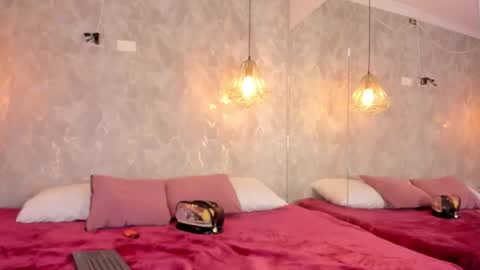 Snapshot of danaandthamaraangels chatting on 27, 10, 2025 online show from 27, 10, 2025