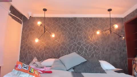 Snapshot of danaandthamaraangels chatting on 15, 11, 2025 online show from 15, 11, 2025