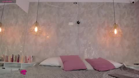 Snapshot of danaandthamaraangels chatting on 25, 11, 2025 online show from 25, 11, 2025