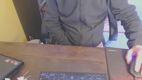 Snapshot of dandotamoon chatting on 3, 11, 2025 dandotamoon online show from 3, 11, 2025