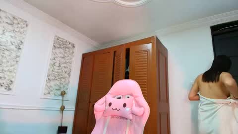 Danella Houston online show from 18, 12, 2025