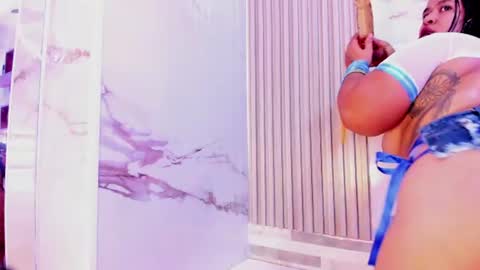 Snapshot of dani_bigg chatting on 10, 6, 2026 Dani online show from 10, 6, 2026
