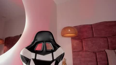   online show from 4, 2, 2026