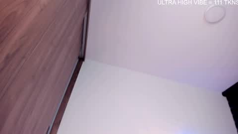  independent model   online show from 16, 10, 2025