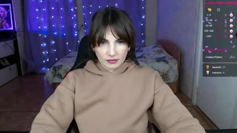 Daniela Cooper online show from 17, 11, 2025