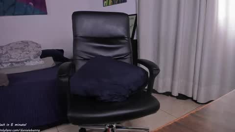 Daniele Bunny online show from 15, 4, 2026