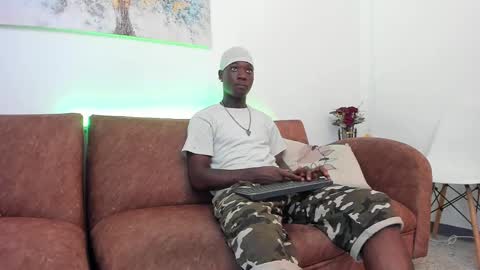 Snapshot of daniell_ferrari chatting on 25, 1, 2025 daniell_ferrari online show from 25, 1, 2025