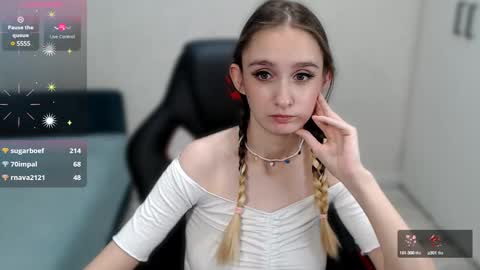 Daniella Martin online show from 6, 1, 2025