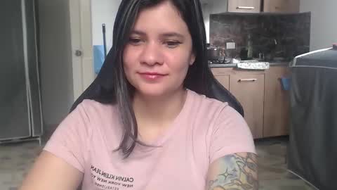 Snapshot of daniellerain chatting on 1, 2, 2026 daniellerain online show from 1, 2, 2026