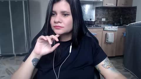 Snapshot of daniellerain chatting on 2, 2, 2026 daniellerain online show from 2, 2, 2026