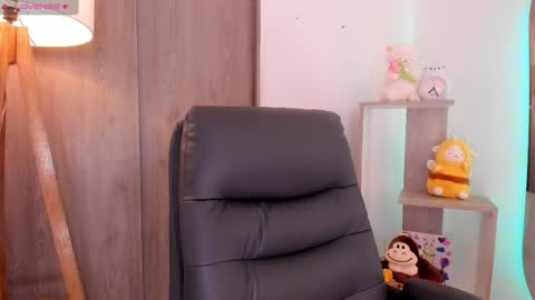 Danielle Rose online show from 15, 10, 2025