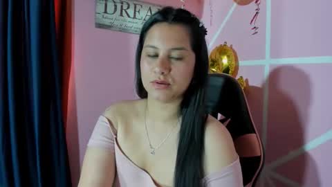 Snapshot of daniiella_cute chatting on 27, 11, 2025 DaNii online show from 27, 11, 2025